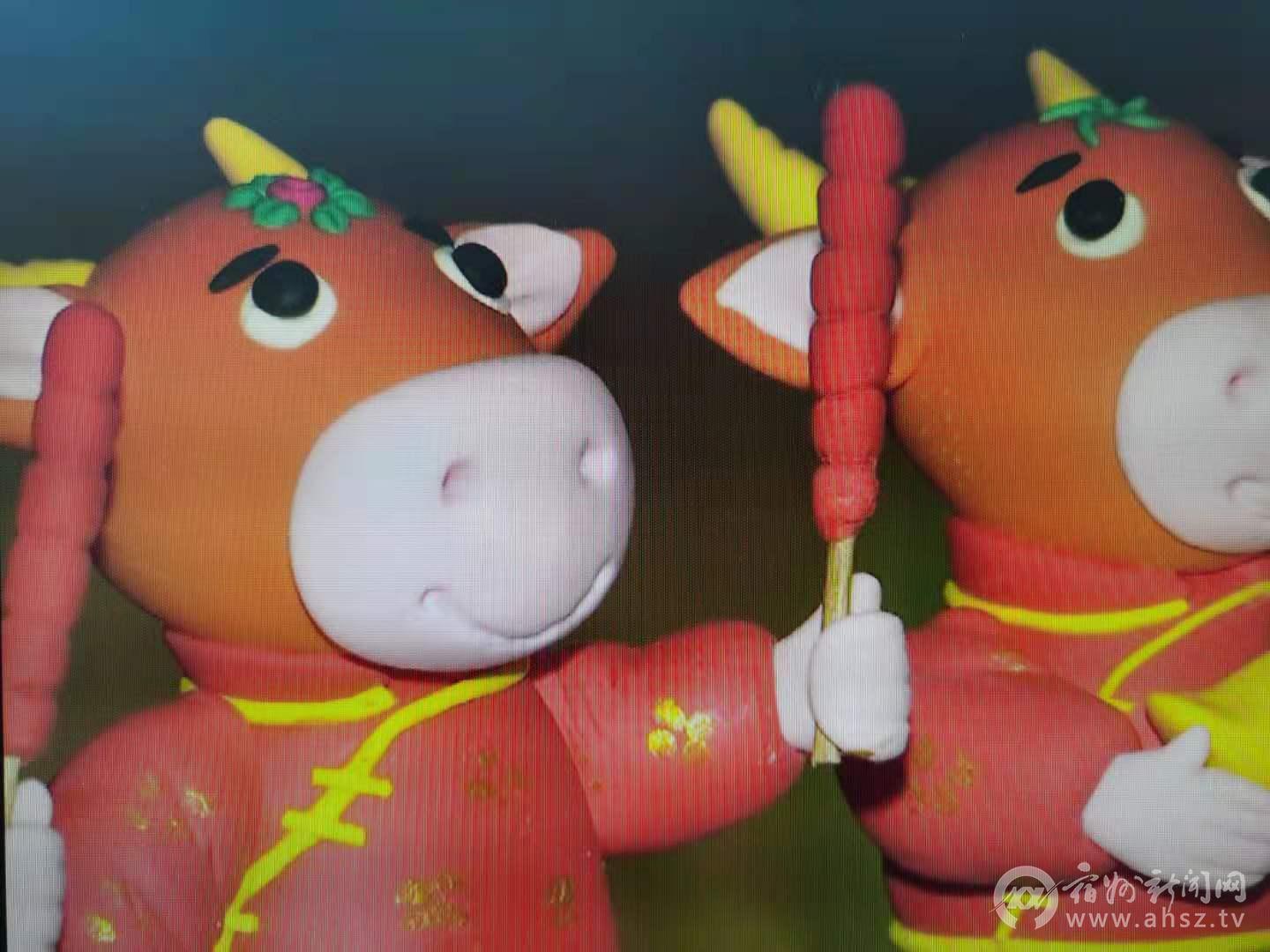 面团捏出吉祥牛精美喜庆惹人爱