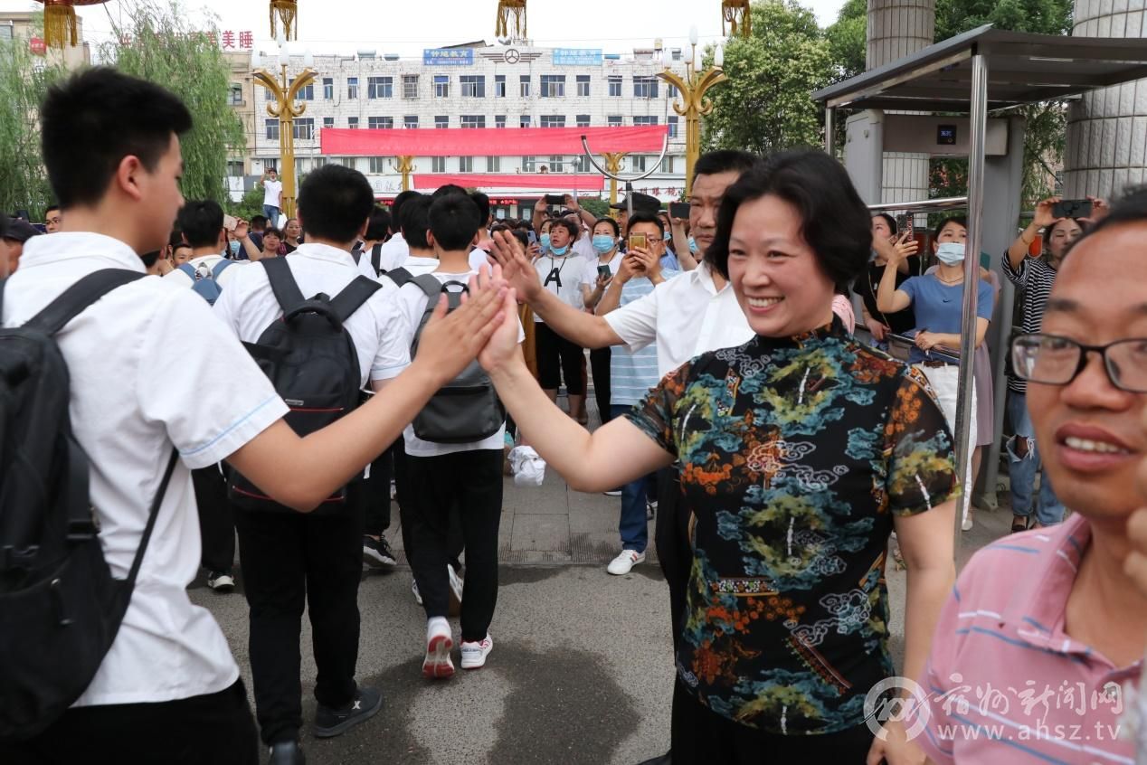 灵璧县第一初级中学:情系考生 温暖起航